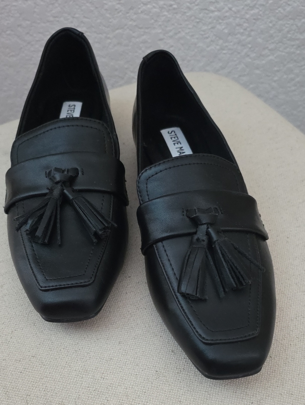 Steve Madden Black Leather Tassel Slip-On Loafers Sz. 6 See Note
